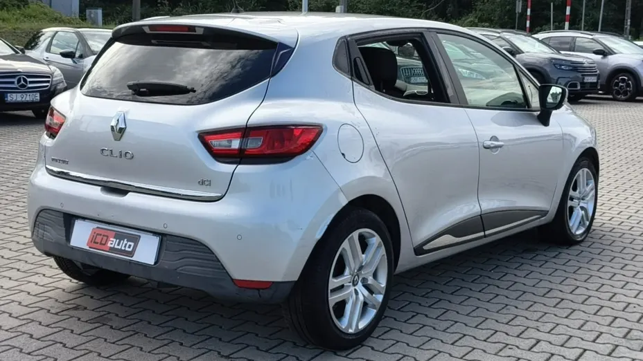 RENAULT Clio -