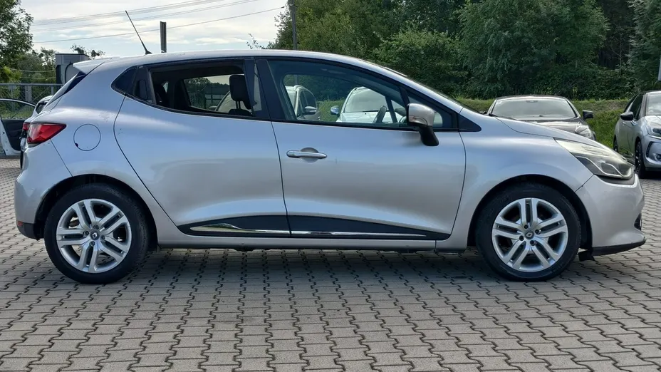 RENAULT Clio -
