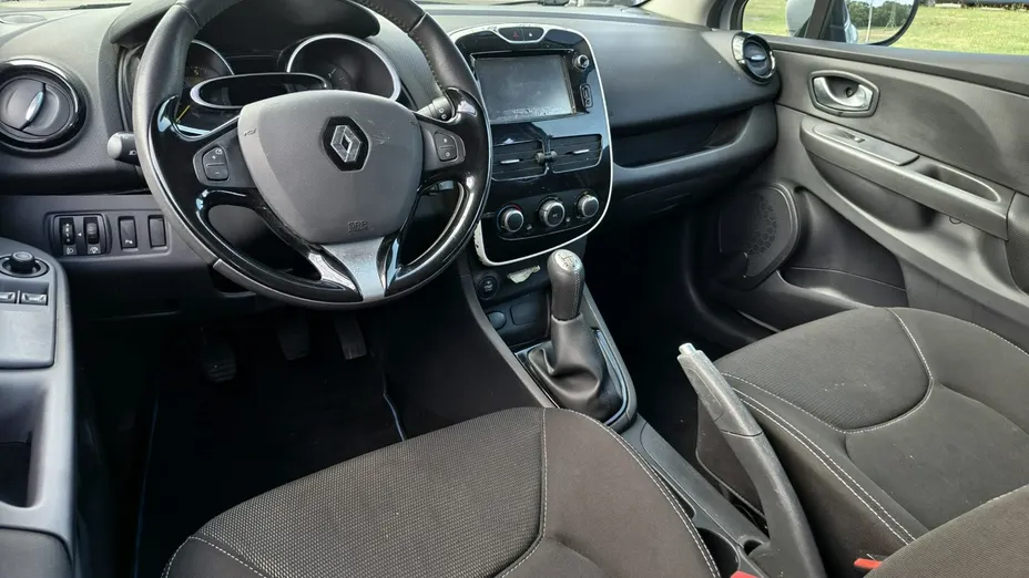 RENAULT Clio -