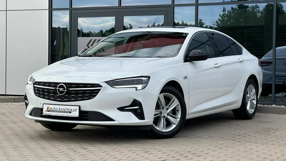 OPEL Insignia -