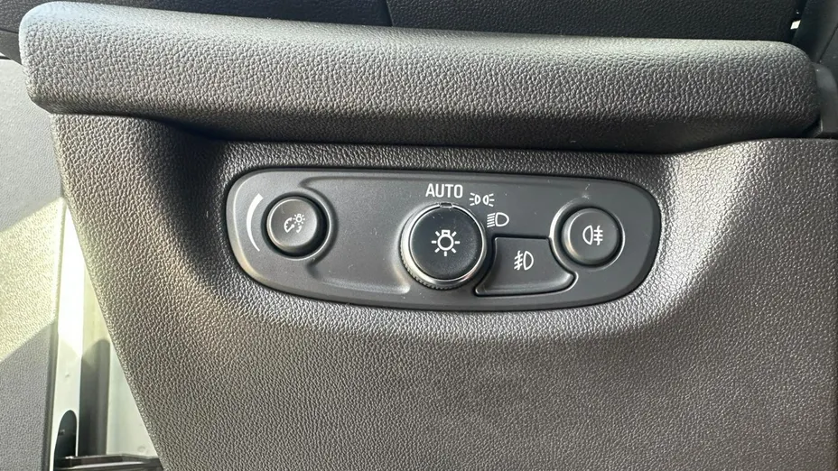OPEL Insignia -