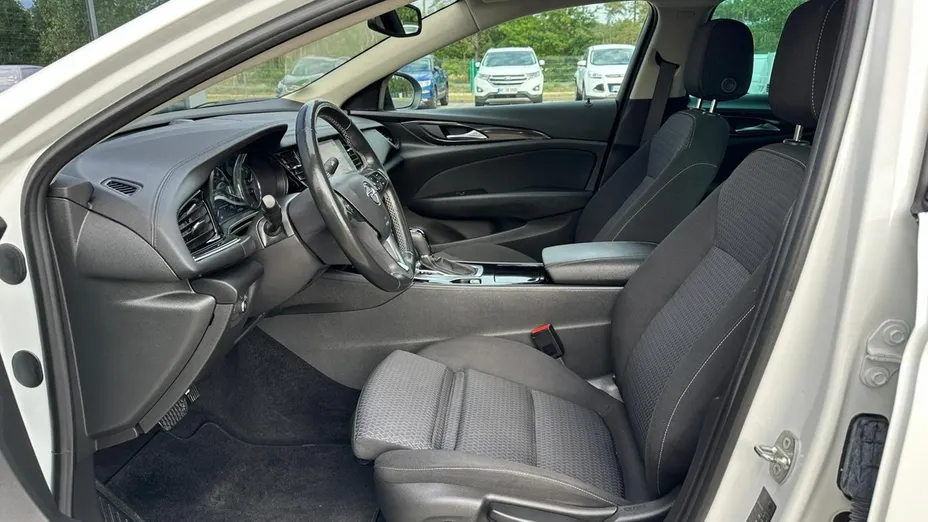 OPEL Insignia -