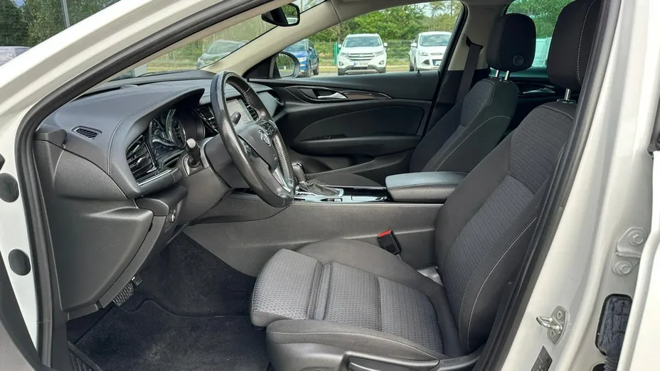 OPEL Insignia -