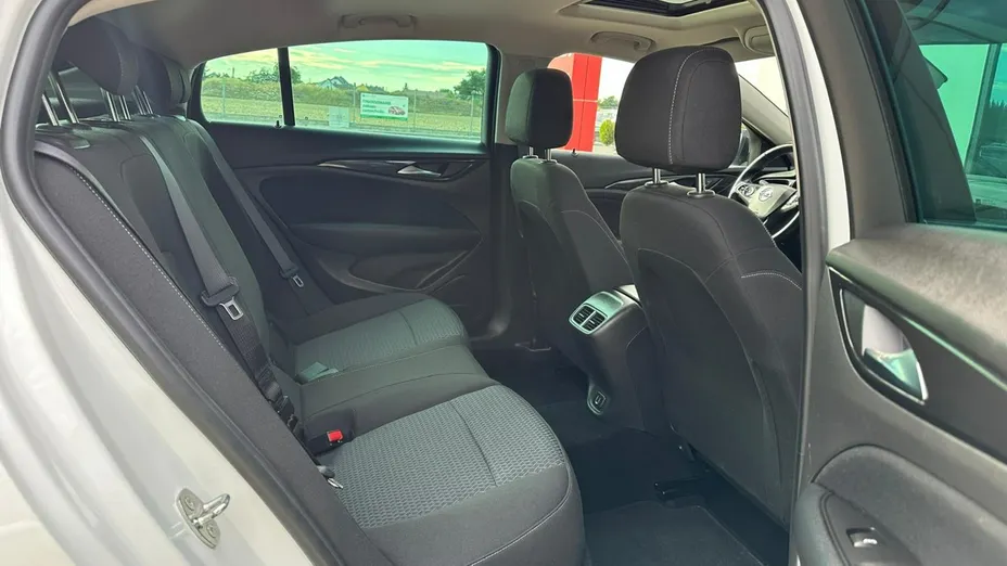OPEL Insignia -