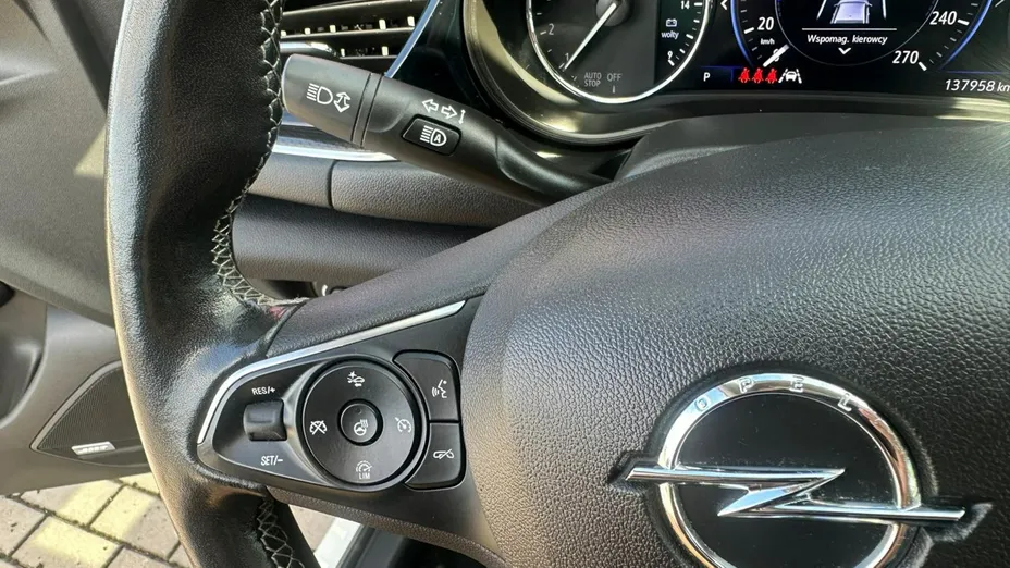 OPEL Insignia -