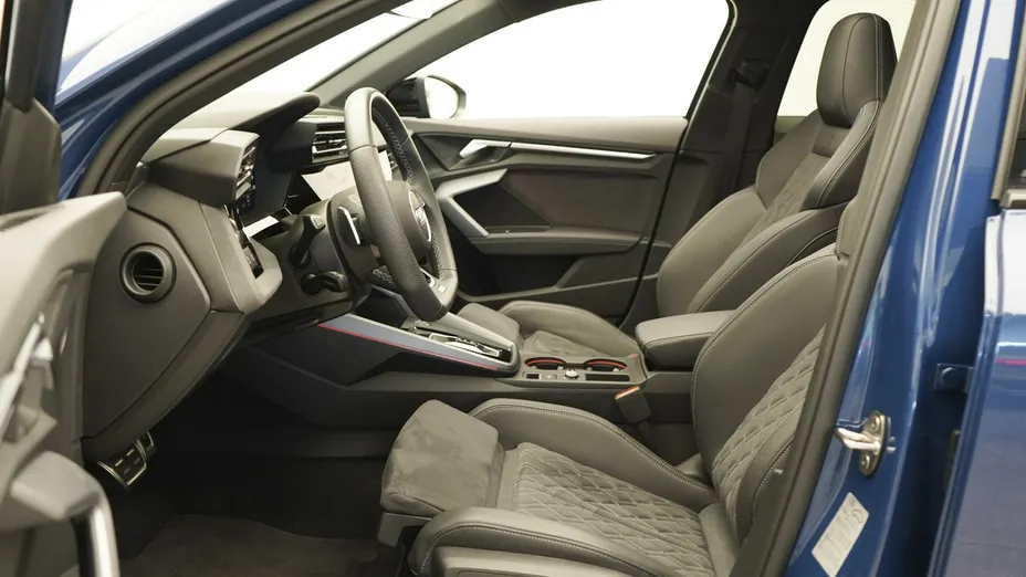 AUDI S3 -