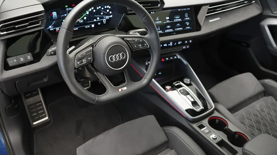 AUDI S3 -