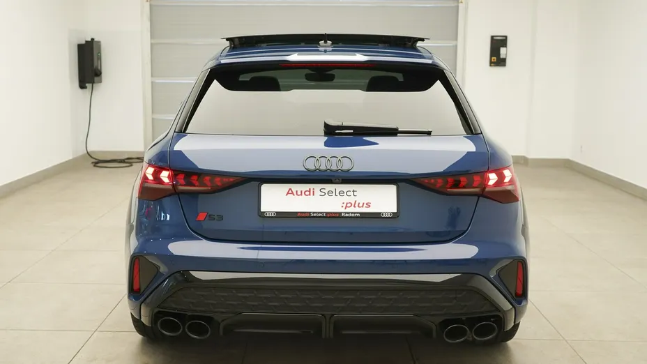 AUDI S3 -