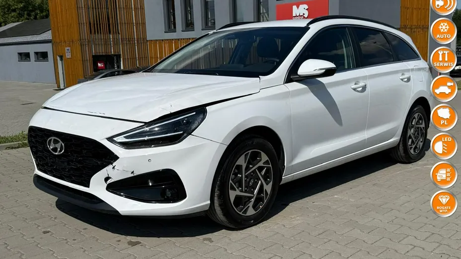HYUNDAI i30 -