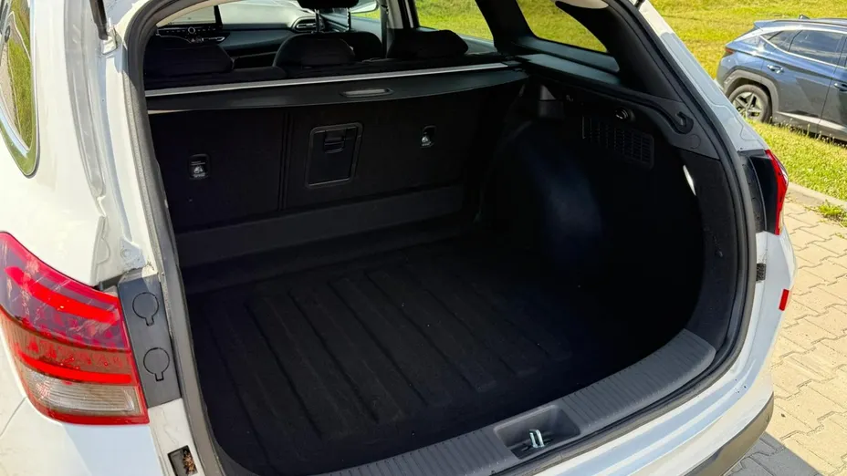 HYUNDAI i30 -