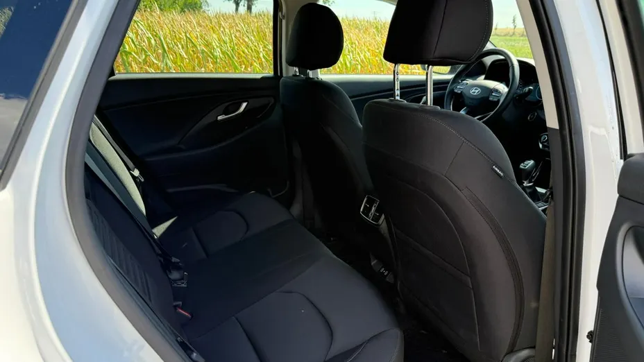 HYUNDAI i30 -
