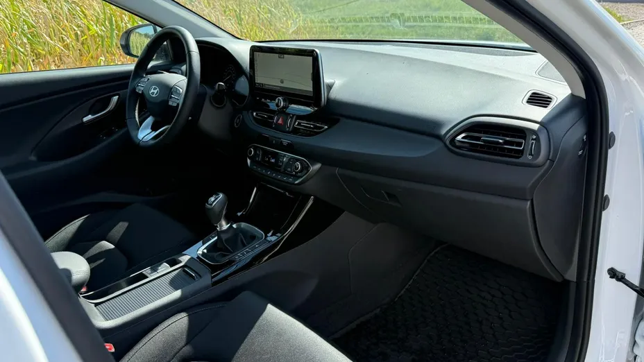 HYUNDAI i30 -