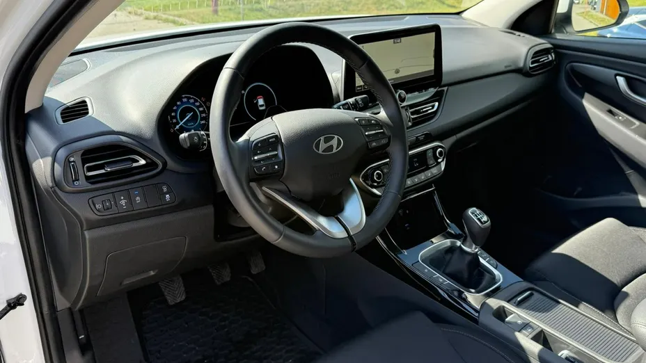 HYUNDAI i30 -