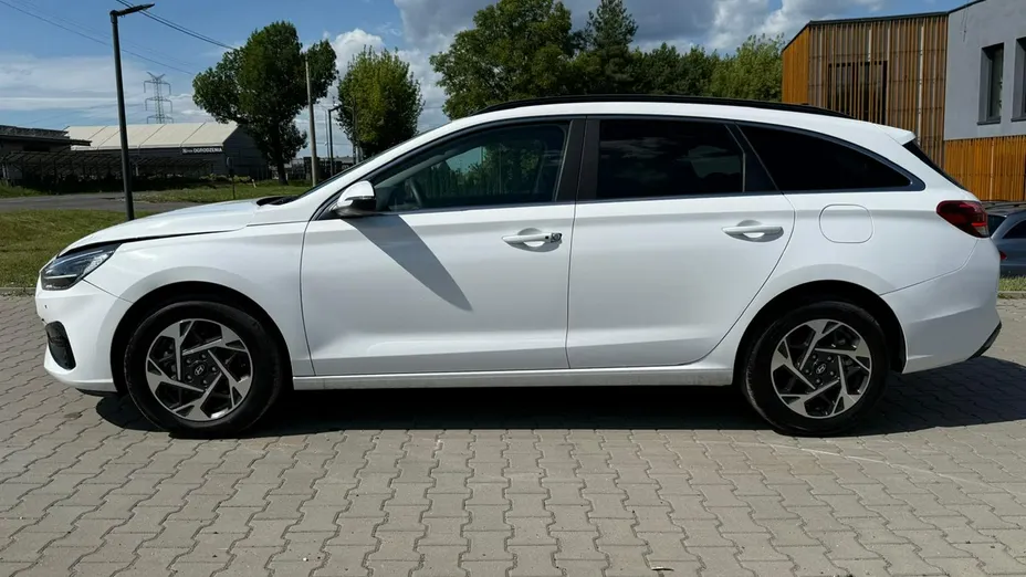 HYUNDAI i30 -