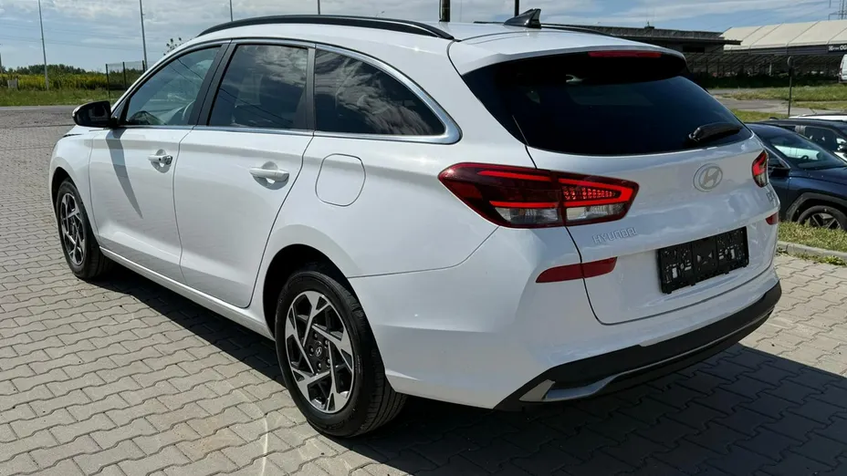 HYUNDAI i30 -