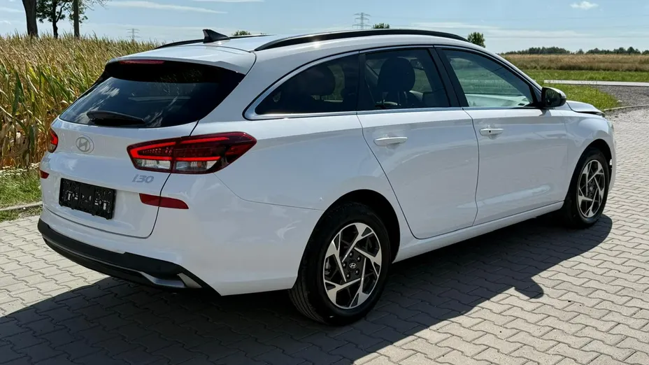 HYUNDAI i30 -