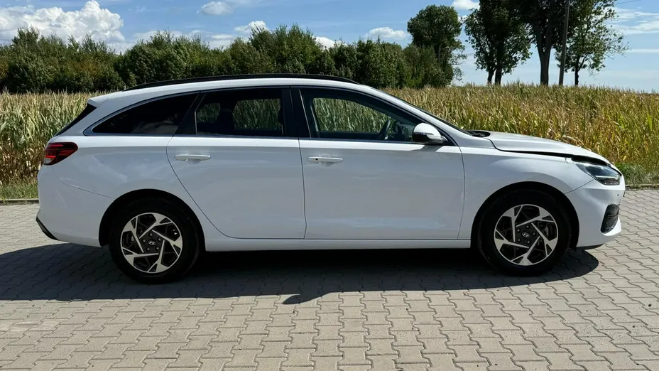 HYUNDAI i30 -