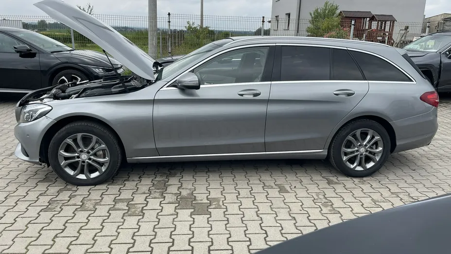MERCEDES-BENZ C Klasa -