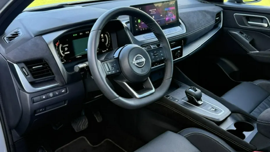 NISSAN Qashqai -