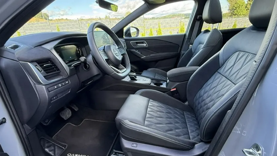 NISSAN Qashqai -