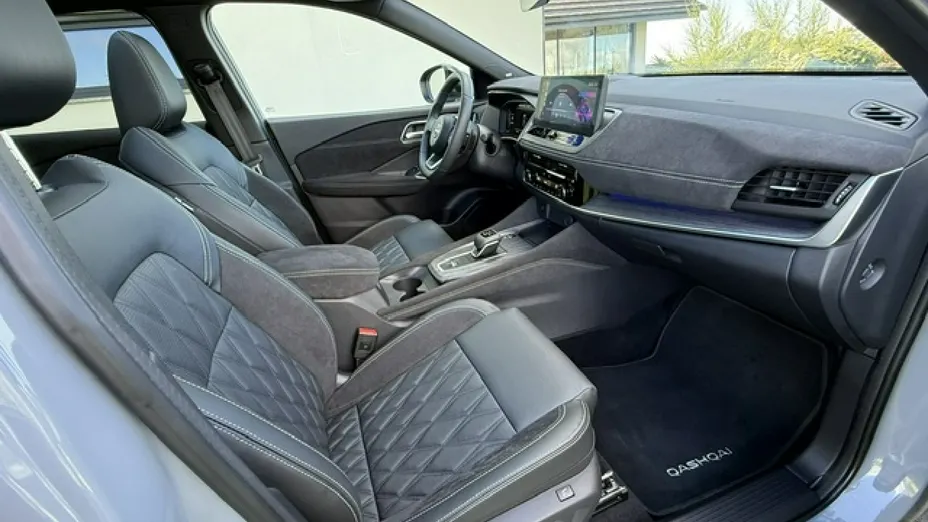 NISSAN Qashqai -