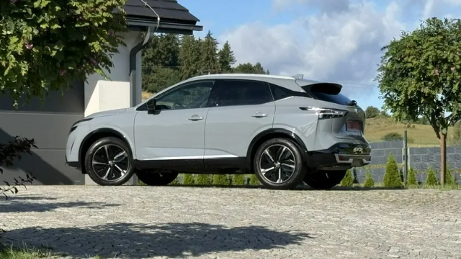 NISSAN Qashqai -