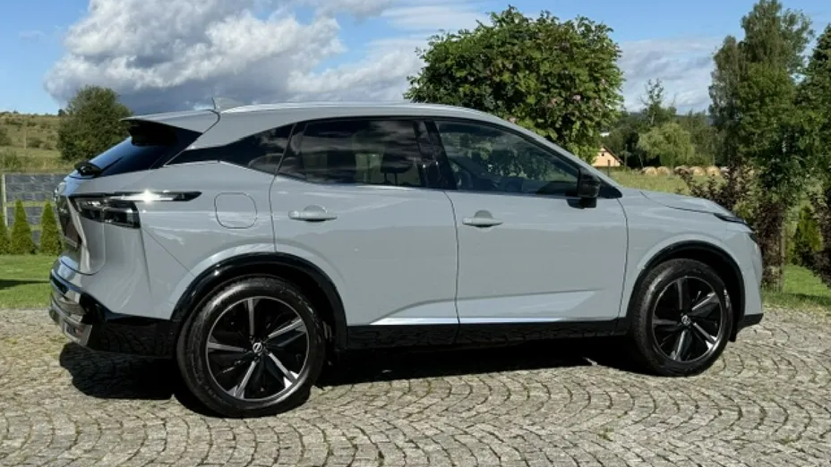 NISSAN Qashqai -