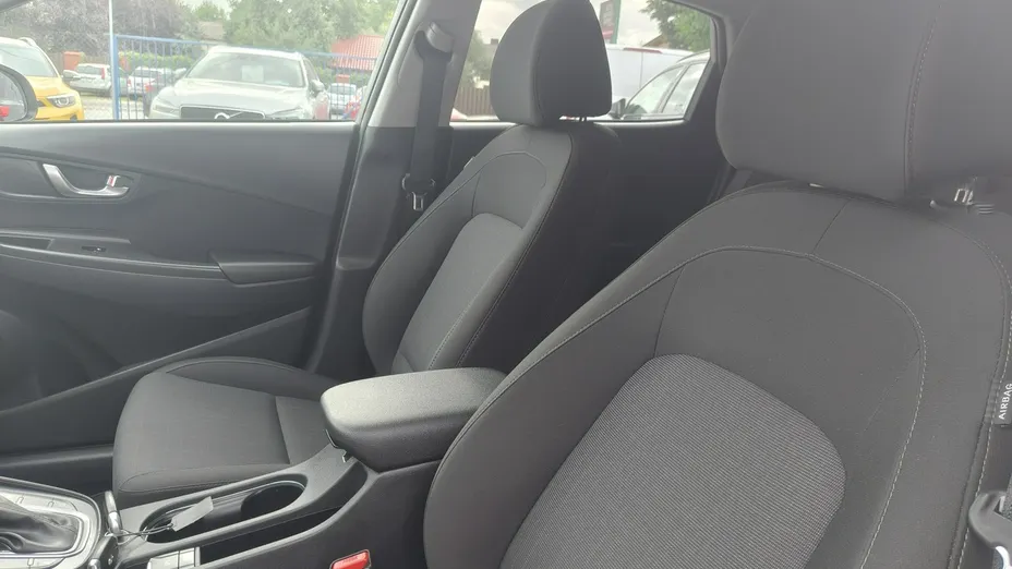 HYUNDAI Kona -