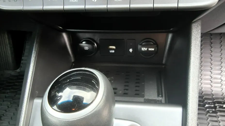 HYUNDAI Kona -