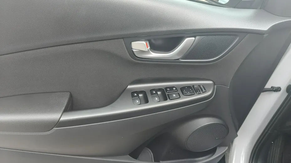 HYUNDAI Kona -