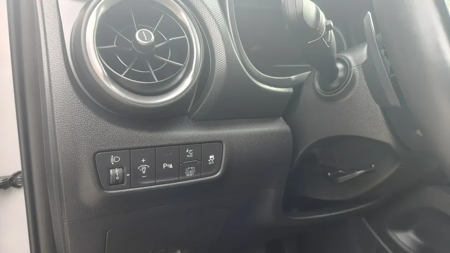 HYUNDAI Kona -