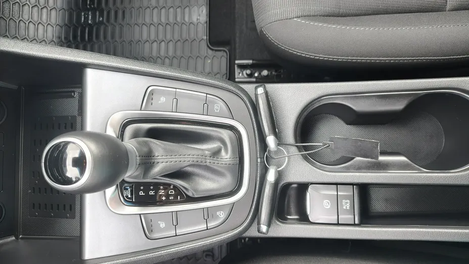 HYUNDAI Kona -