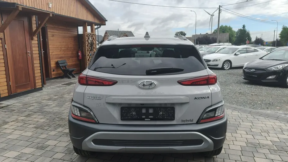 HYUNDAI Kona -