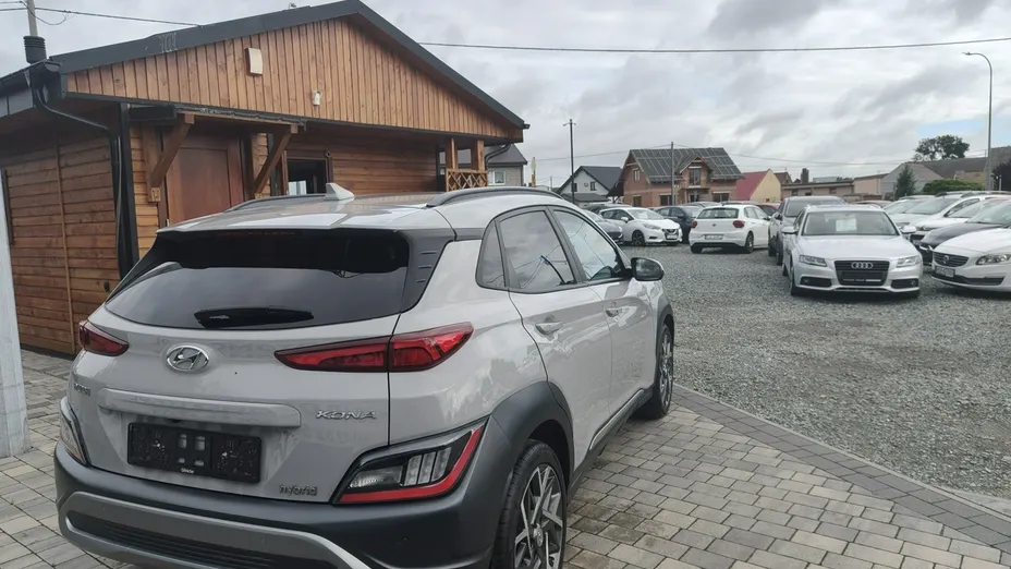 HYUNDAI Kona -