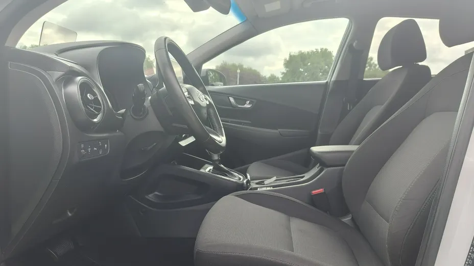HYUNDAI Kona -