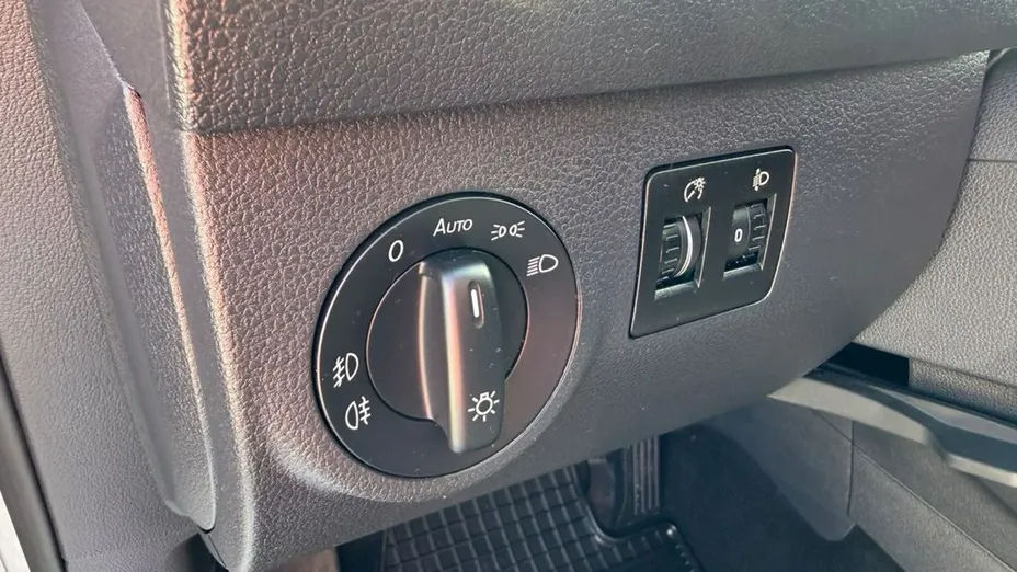 VOLKSWAGEN Caddy -