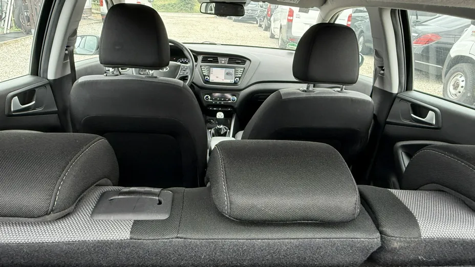 HYUNDAI i20 -