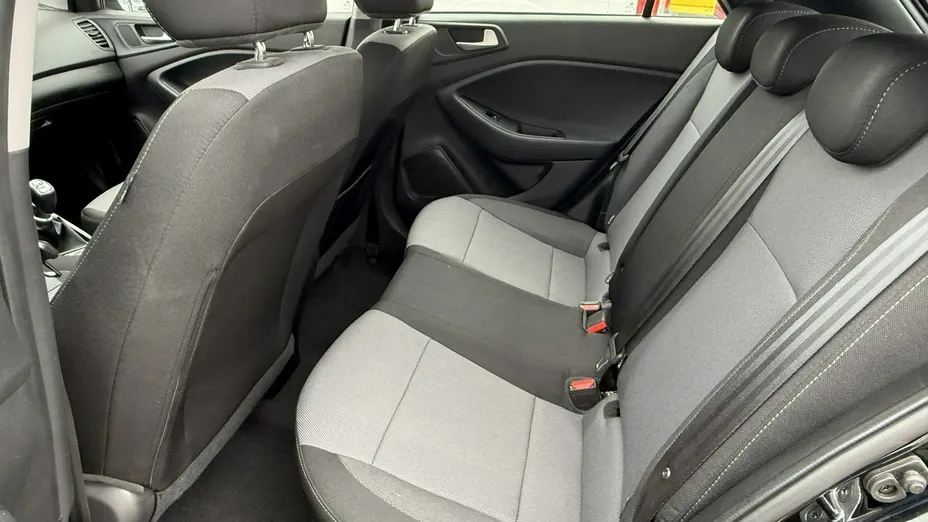 HYUNDAI i20 -