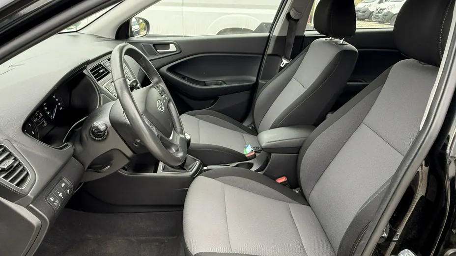 HYUNDAI i20 -