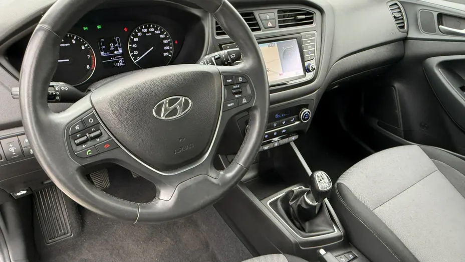 HYUNDAI i20 -