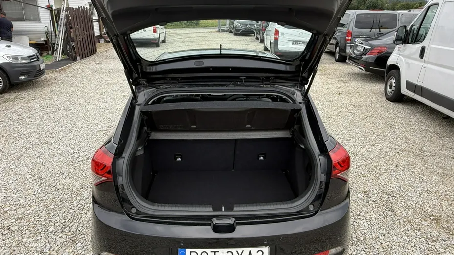 HYUNDAI i20 -