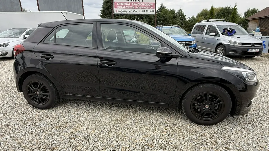 HYUNDAI i20 -