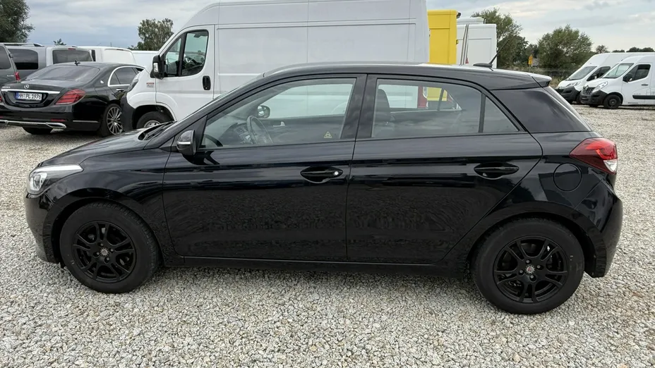 HYUNDAI i20 -