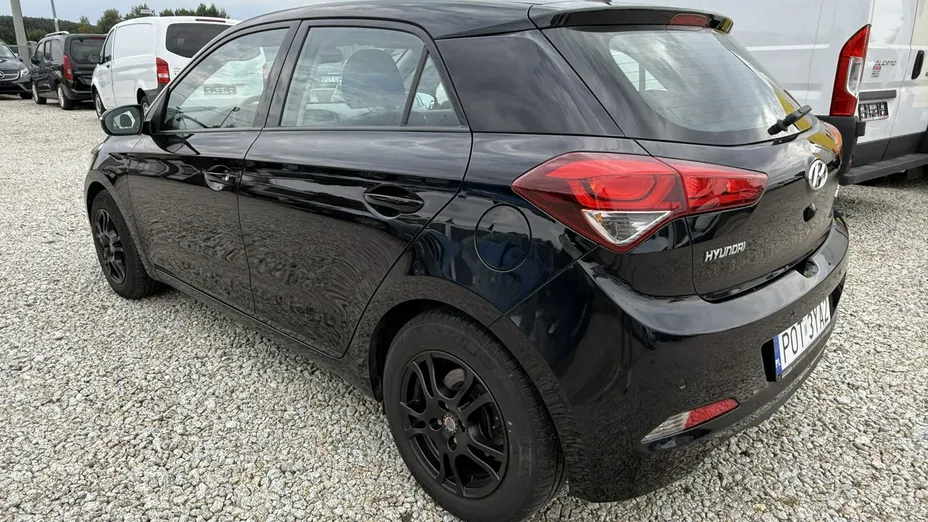 HYUNDAI i20 -