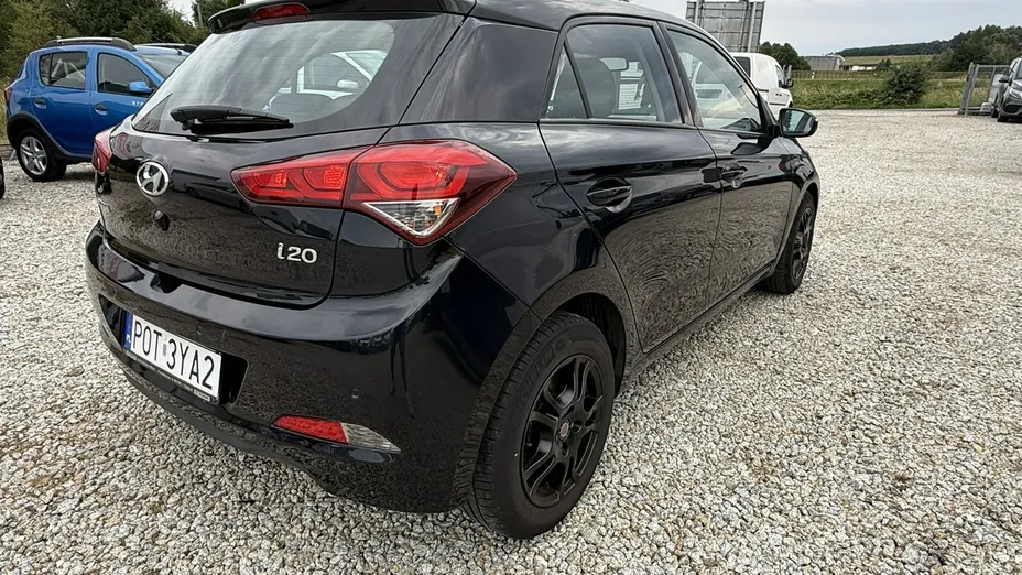 HYUNDAI i20 -