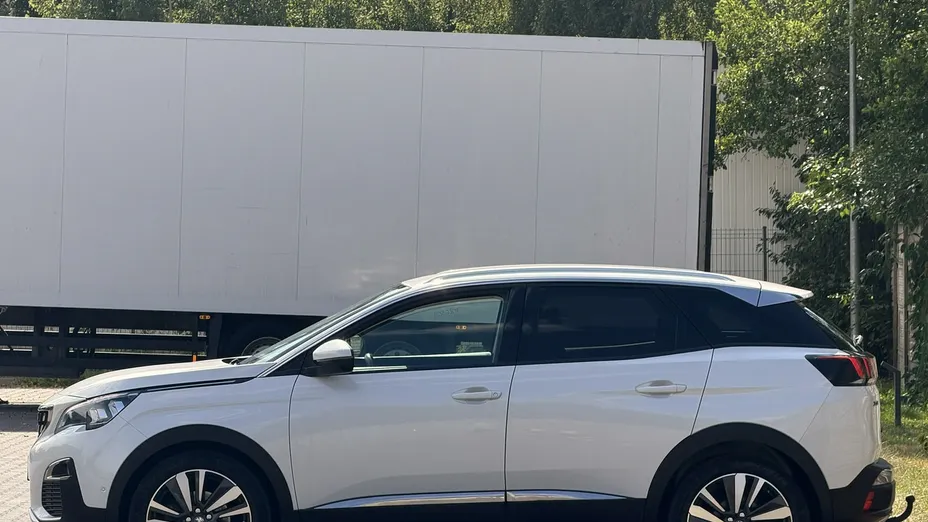 PEUGEOT 3008 -