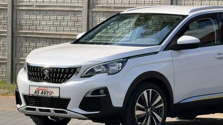 PEUGEOT 3008 -