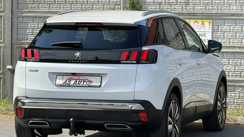 PEUGEOT 3008 -