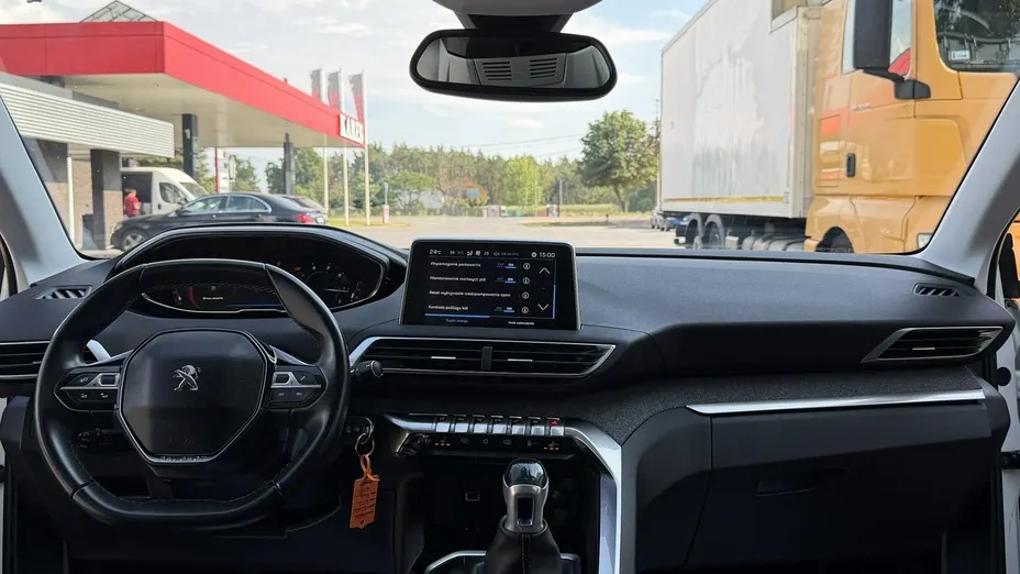 PEUGEOT 3008 -