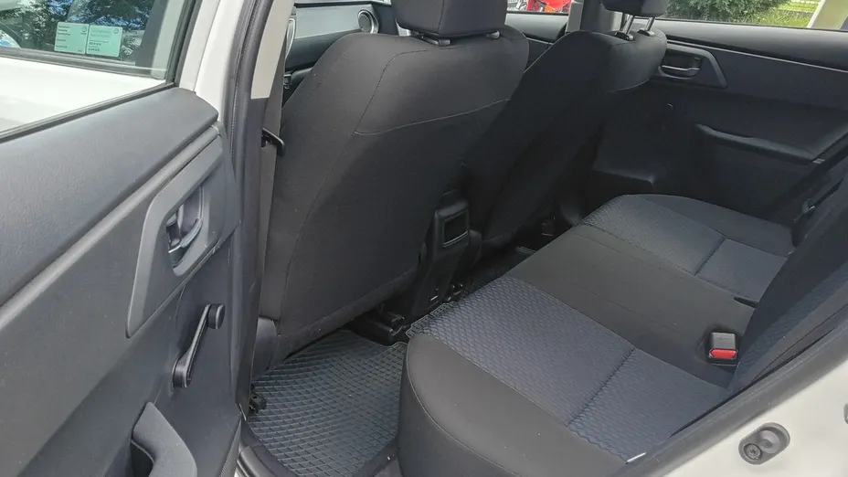 TOYOTA Auris -